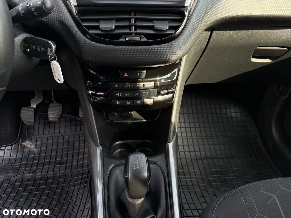 Peugeot 2008 PureTech 82 Style - 20
