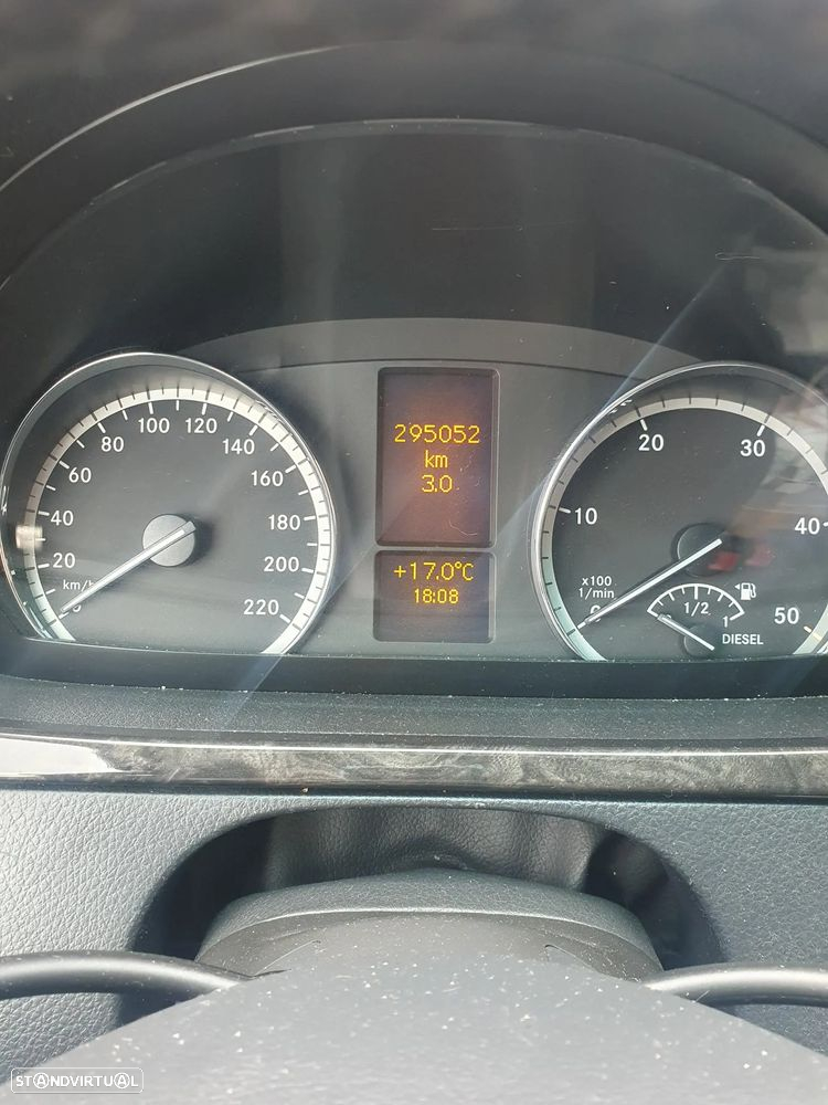 Mercedes-Benz Viano 2.2 CDi Ambiente Longo Auto. - 9