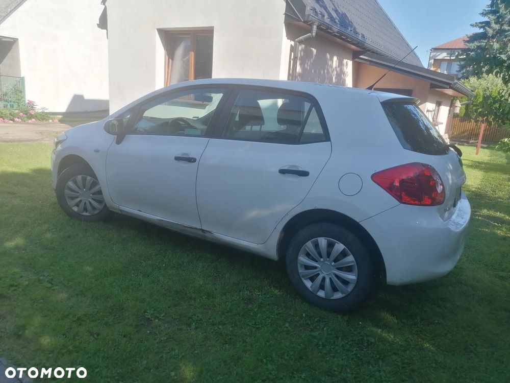 Toyota Auris - 11