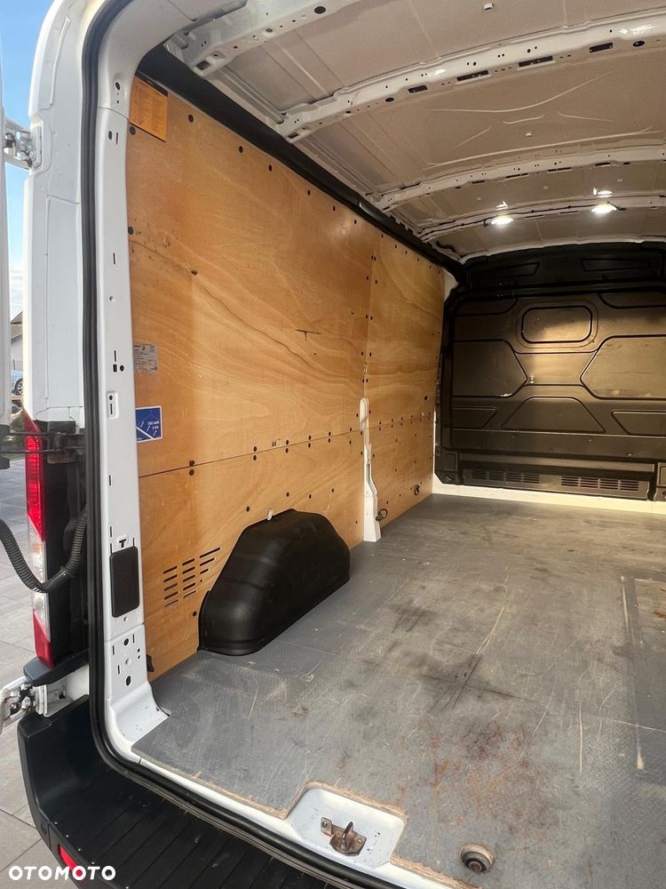 Ford Transit - 23
