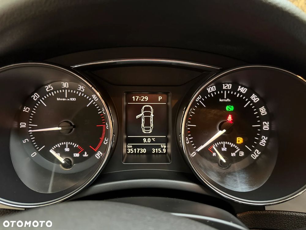Skoda Superb 2.0 TDI L&K DSG - 11
