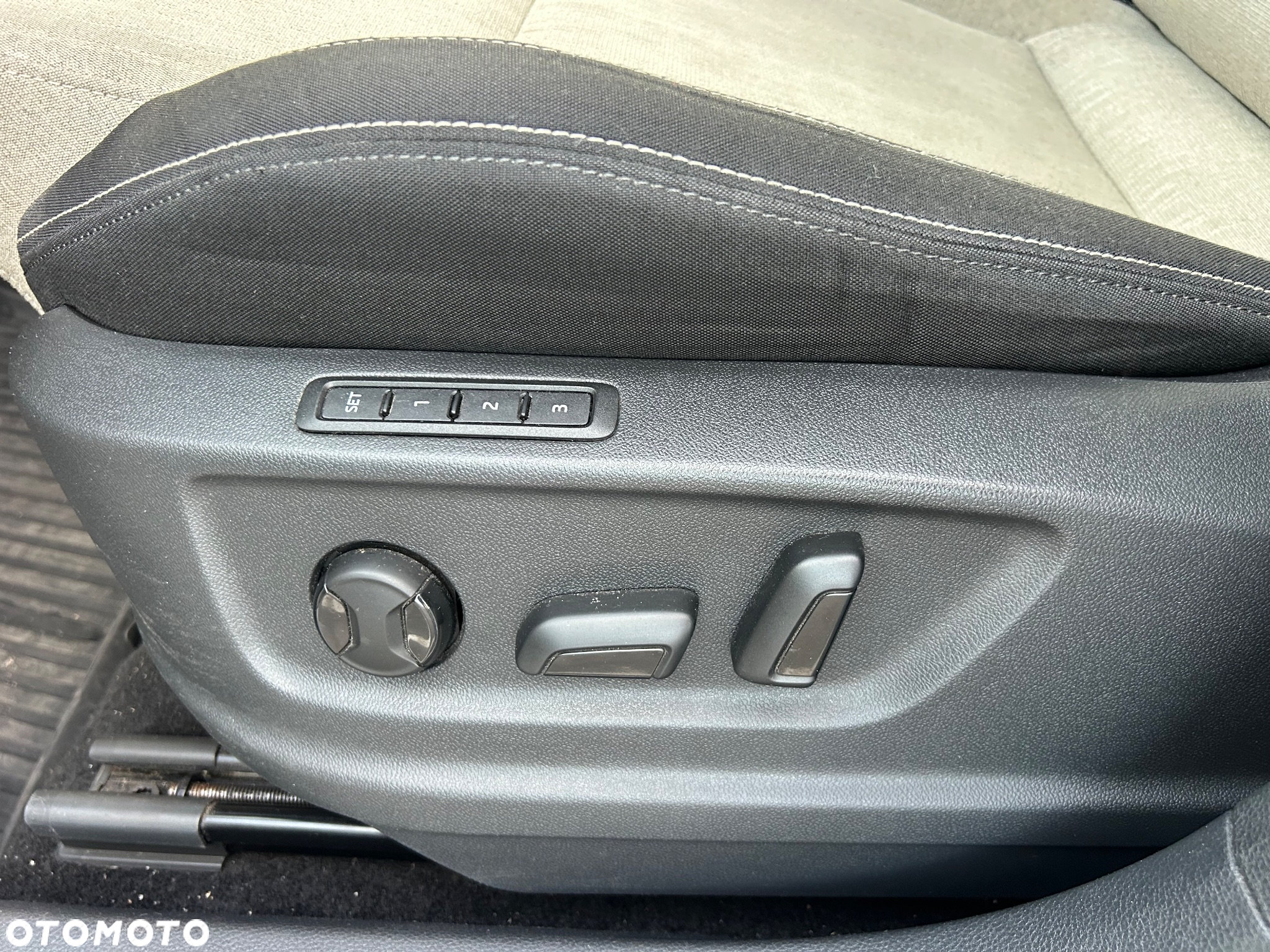 Skoda Karoq 2.0 TDI SCR 4x4 Style DSG - 11