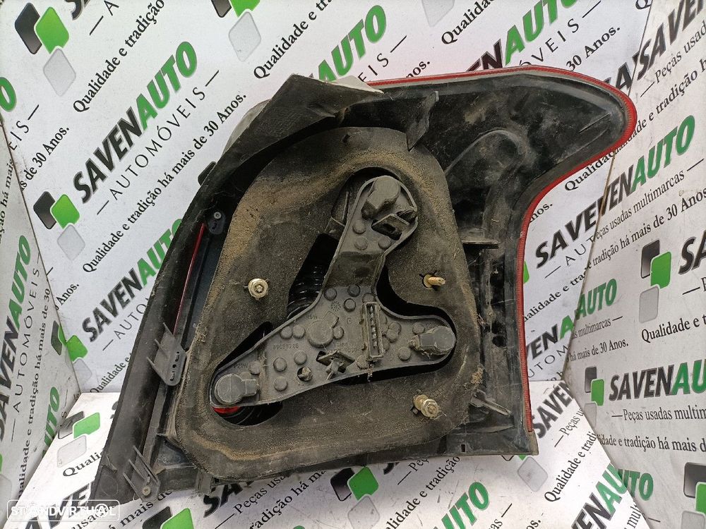 Farolim Dto Toyota Avensis (_T25_) - 3