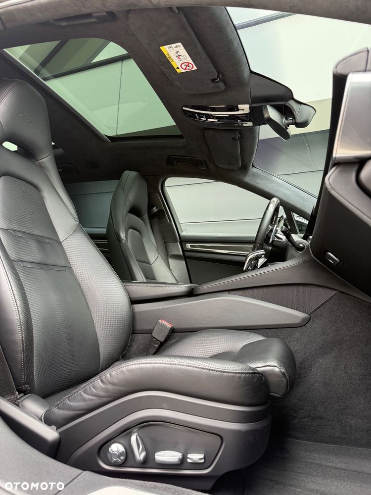 Porsche Panamera Turbo - 18