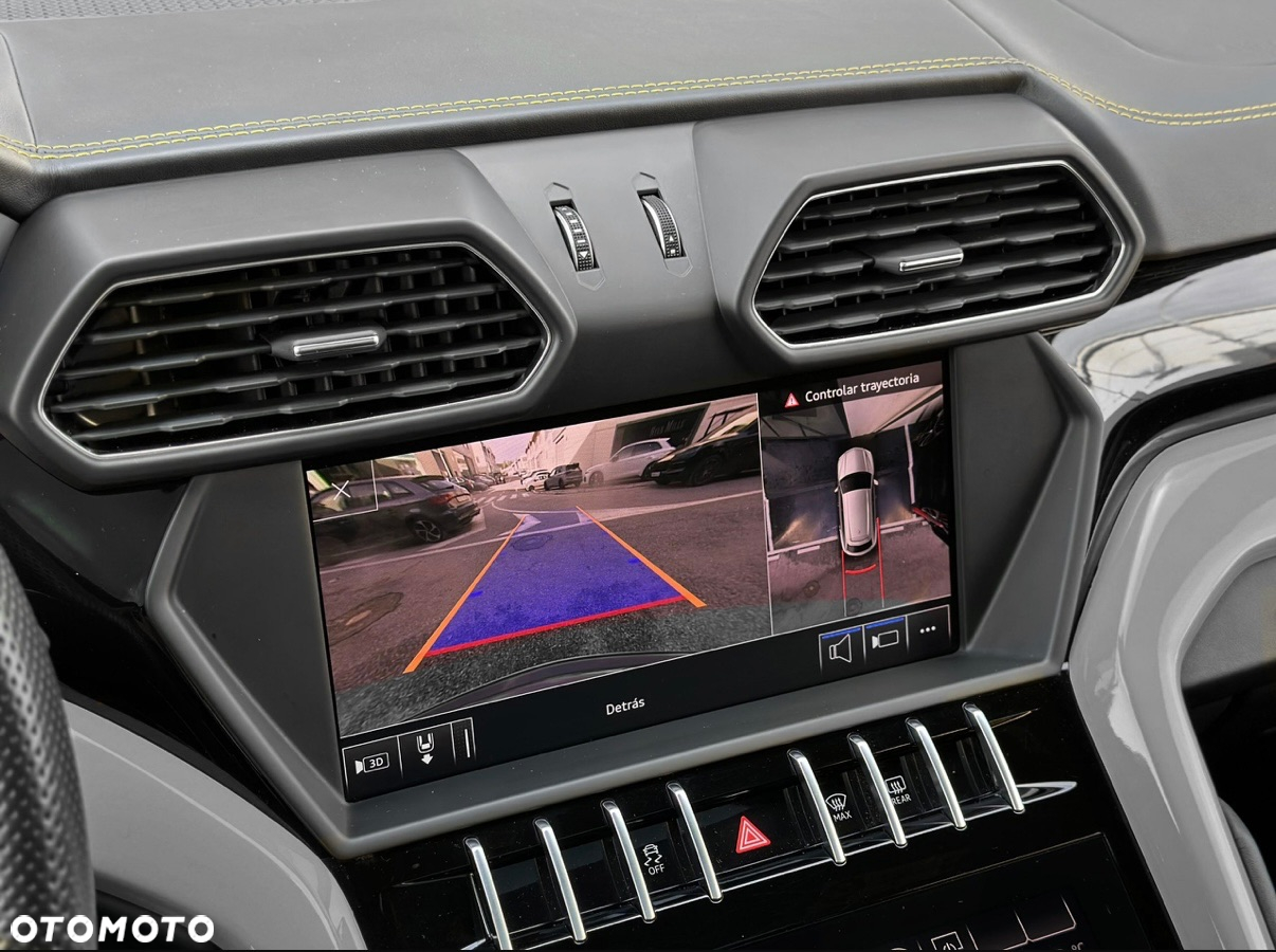 Lamborghini Urus - 24