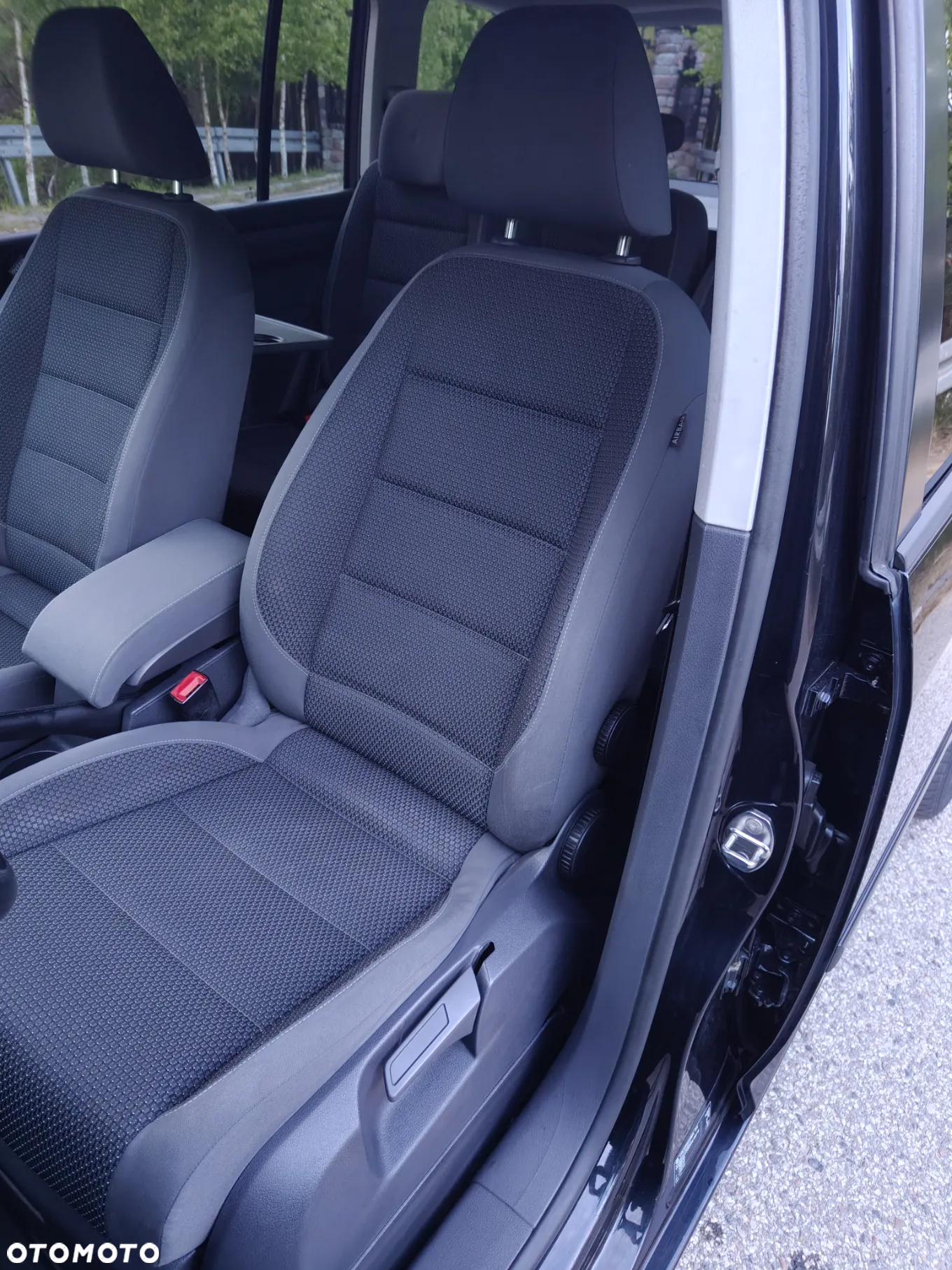Volkswagen Touran 2.0 TDI DPF BlueMotion Technology DSG Comfortline - 13