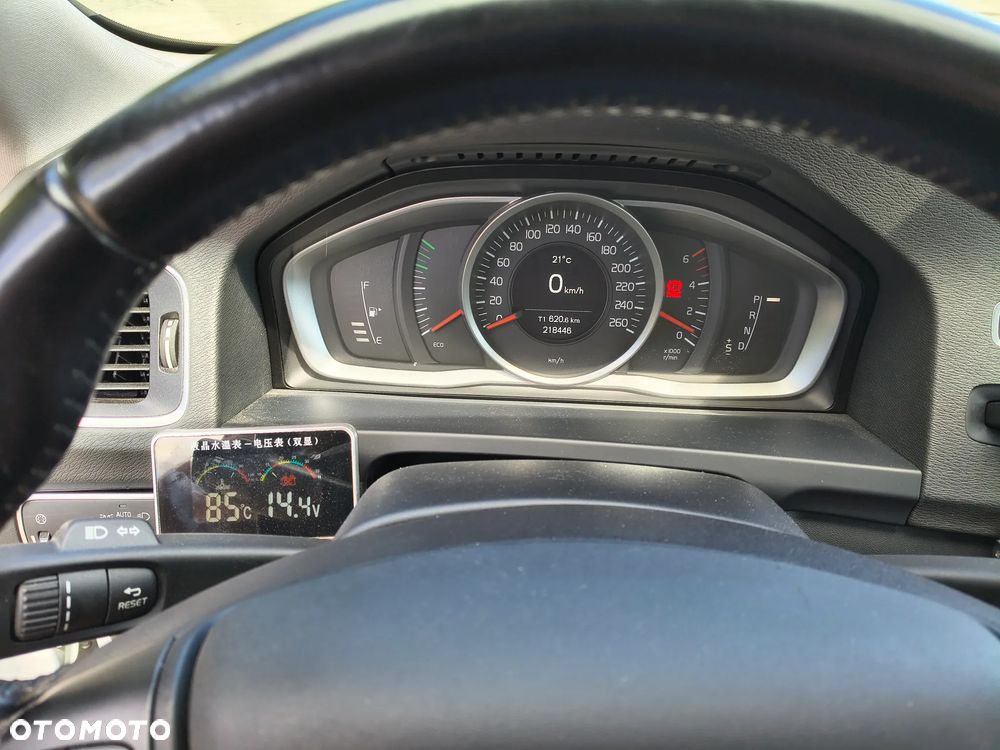 Volvo V60 D4 Geartronic Momentum - 11