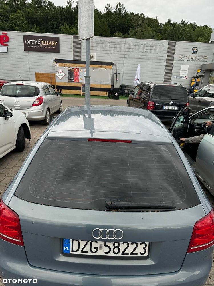 Audi A3 Sportback 1.6 TDI DPF Ambiente - 8