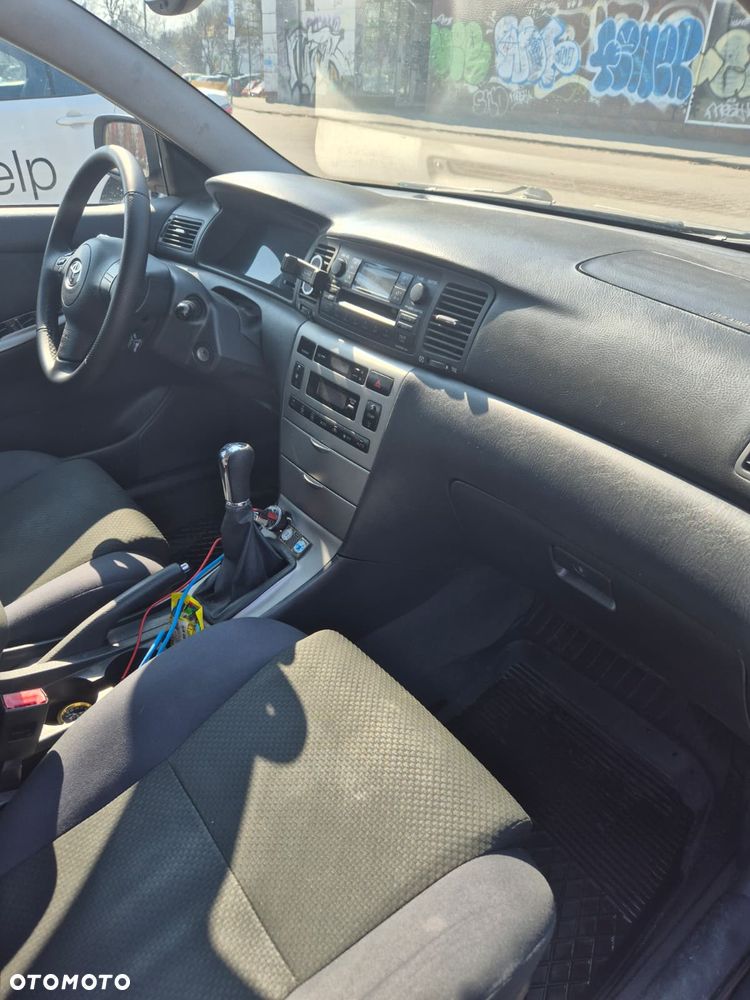 Toyota Corolla - 4