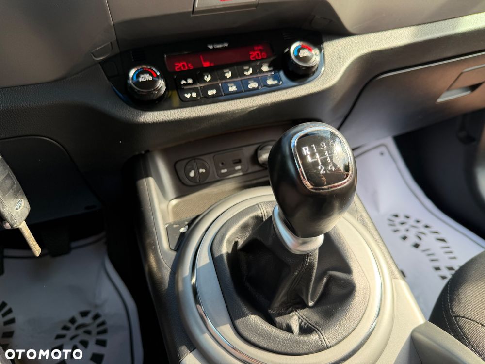 Kia Sportage 2,0 CRDI AWD Vision - 27