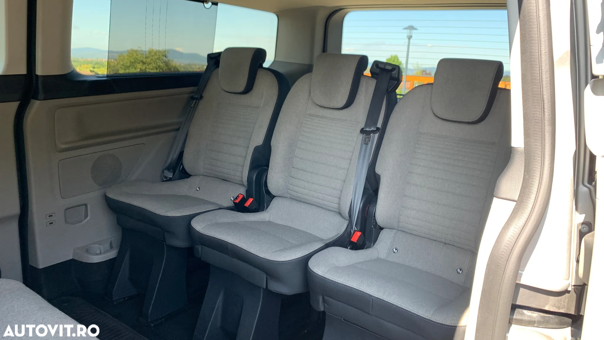 Ford Tourneo Custom Bus 320 2.0 EcoBlue 150 CP L2H1 Titanium X - 17