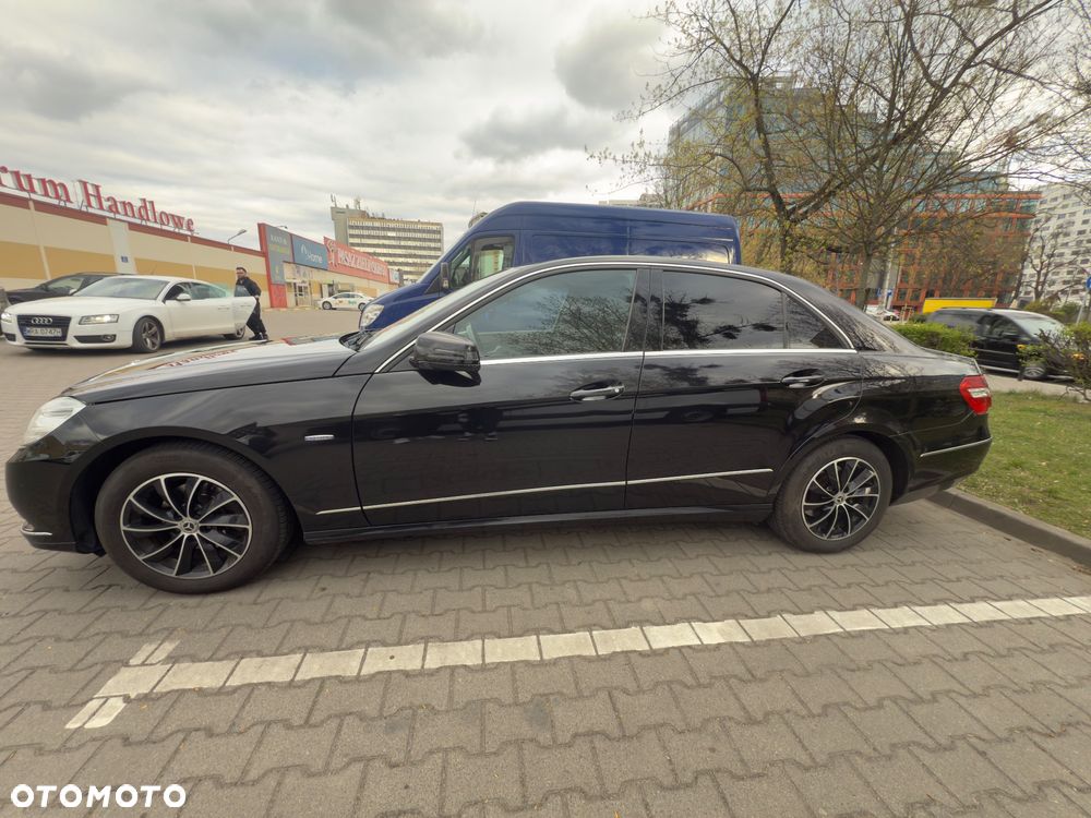 Mercedes-Benz Klasa E 200 CDI DPF BlueEFFICIENCY 7G-TRONIC Elegance - 4