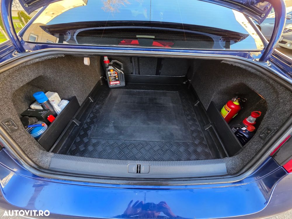 Volkswagen Passat 2.0TDI Comfortline DPF DSG - 20