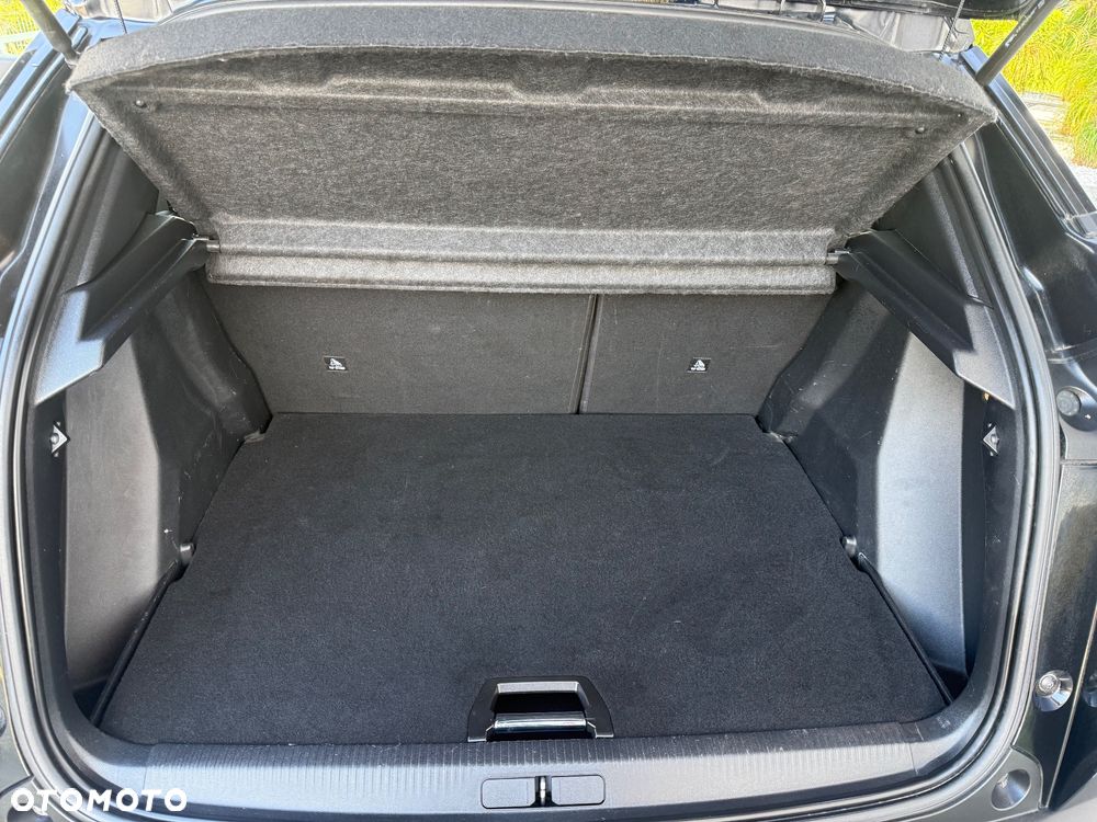 Peugeot 2008 TURBO 100 Allure - 24