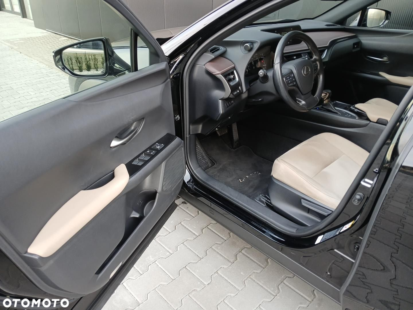Lexus UX - 9