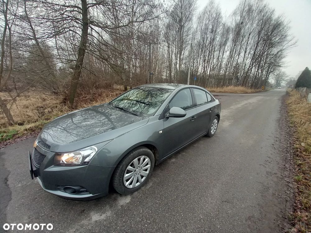 Chevrolet Cruze 1.6 LT - 1