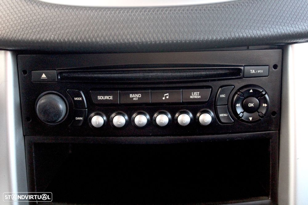 Peugeot 207 1.4 HDi Urban - 21