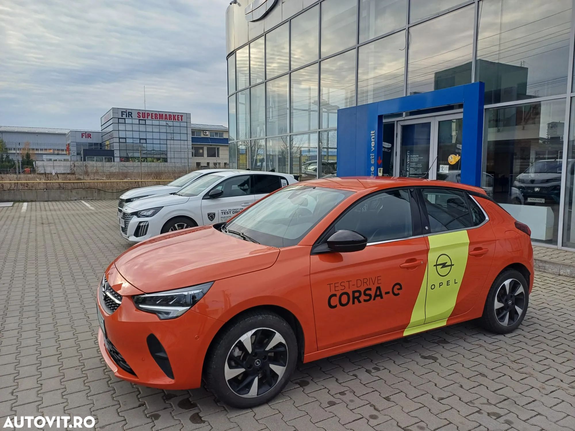 Opel Corsa e Elegance - 1