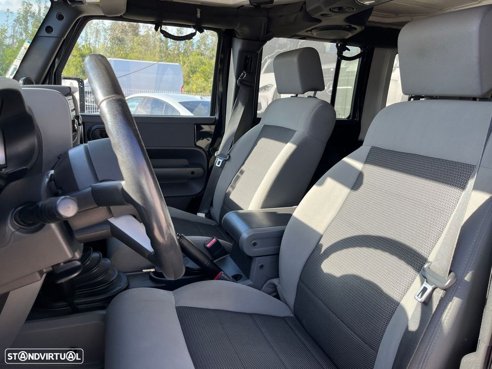 Jeep Wrangler Unlimited 2.8 CRD MTX Sahara - 9