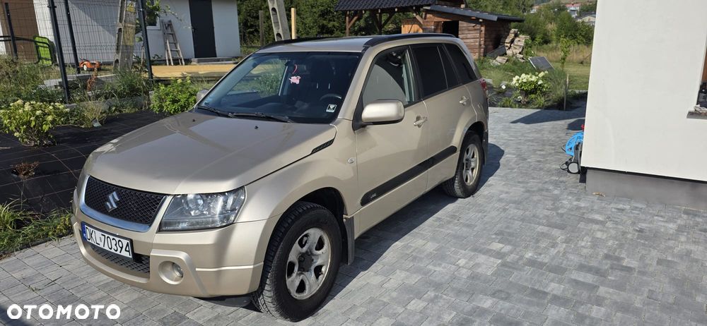 Suzuki Grand Vitara 2.0 - 1