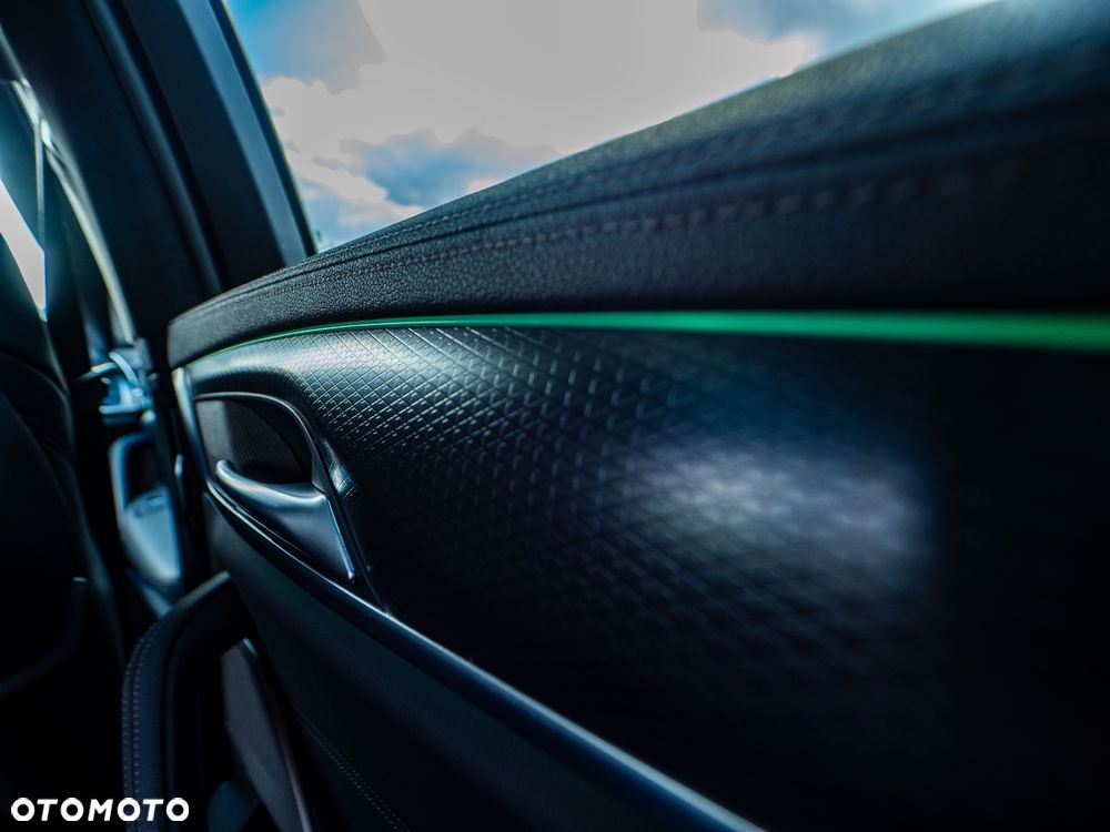 BMW Seria 5 M550i xDrive - 16