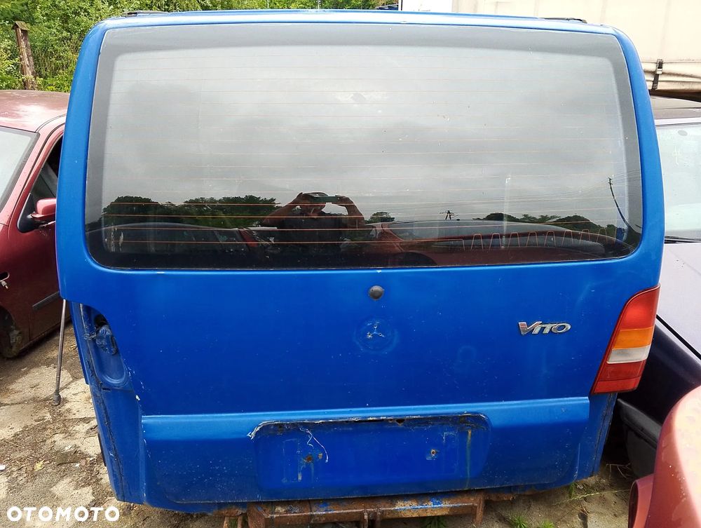 Mercedes – Benz Klasa V W638 (96-99r.) 2.3 D 97KM. Silnik OM601 Skrzynia A6382600000 lakier MB 9744. Cały na części. GWARANCJA !!!  Przód Tył Zestaw Komplet Drzwi Klapa Zderzak Błotnik Maska Grill Atrapa Szyba Pas Lampa Lusterko Boczki Fotel Kanapa Kokpit Deska Rozdzielcza Przełącznik Włącznik Sterownik Przewody Wiązka Instalacja Moduł Komputer Czujnik Listwa Pompa Alternator Wtryski Głowica Rozrusznik Kompresor Sprzęgło Dwumas Silnik Skrzynia ABS Klimatyzacji Paliwa Wspomagania Kolektor Turbina Przepustnica Zawór Chłodnica Koło Hak Belka Sanki Zawieszenie Mcpherson Półoś Amortyzator Wydech Tłumik Zacisk Most - 4