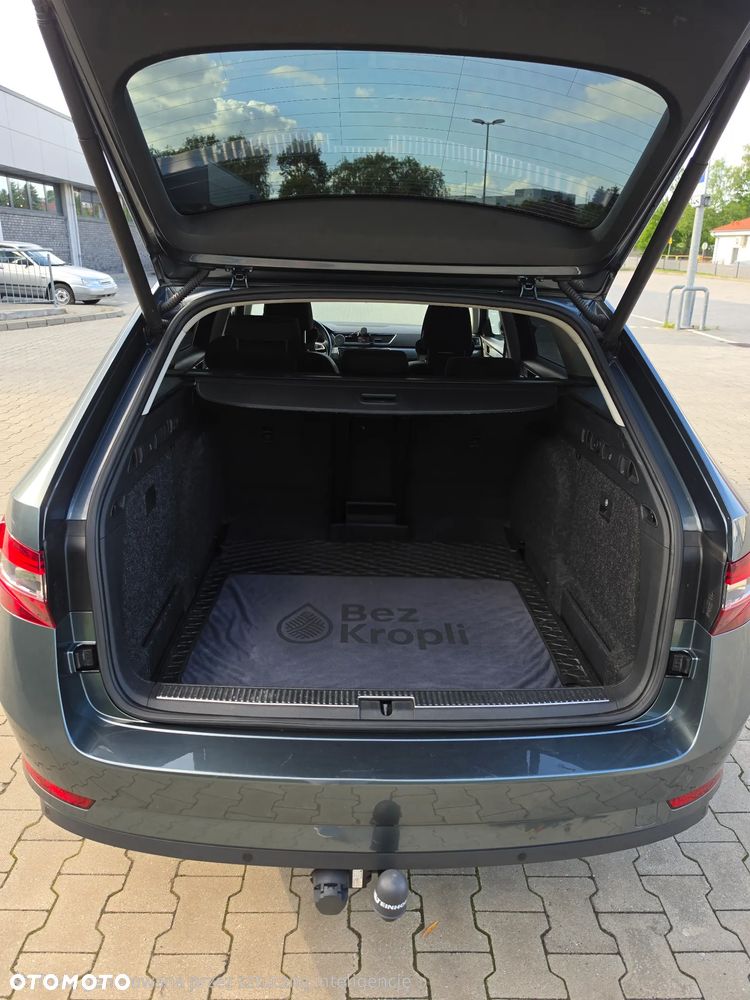 Skoda Superb 2.0 TDI Style DSG - 24