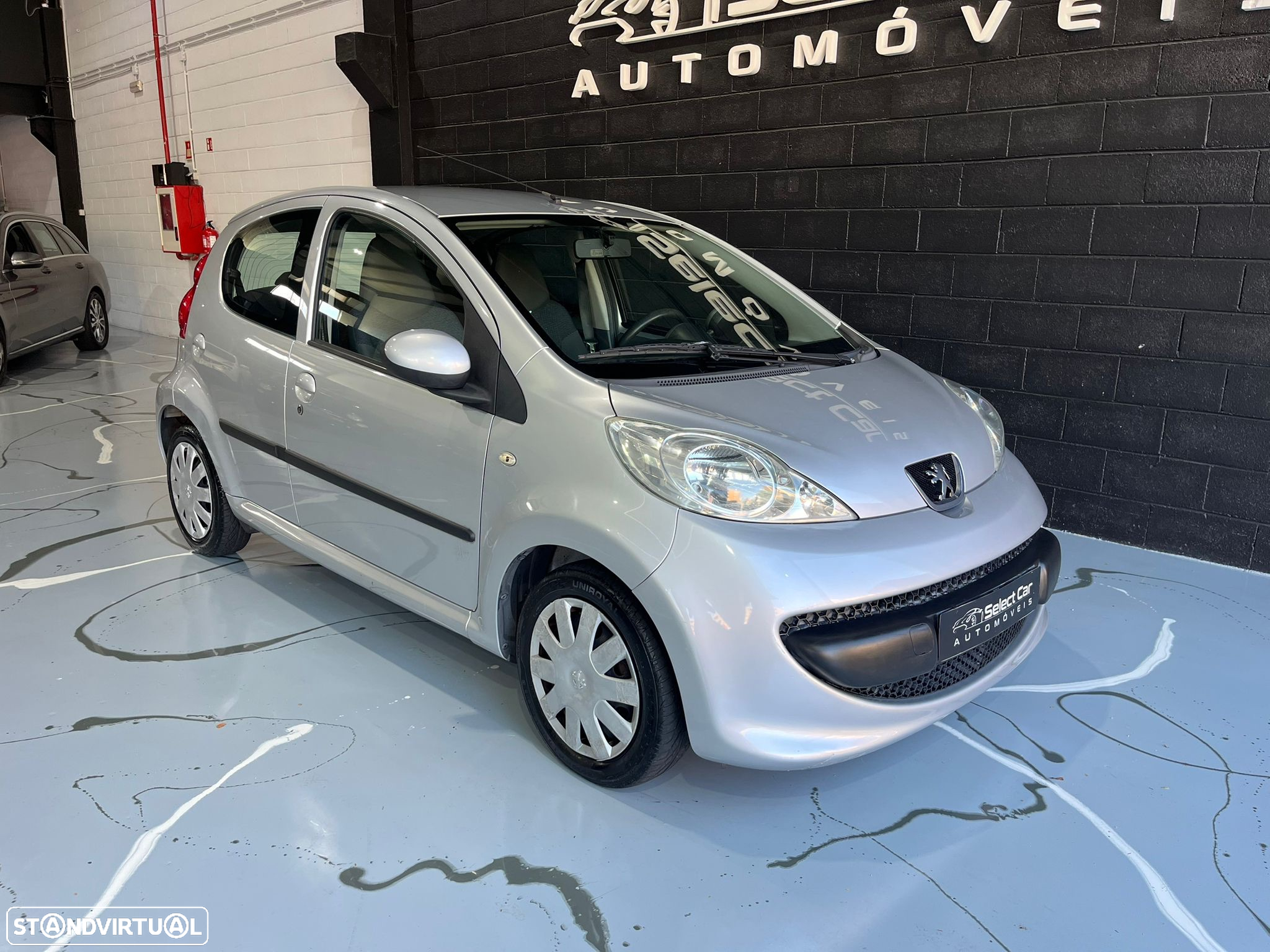 Peugeot 107 1.0 Trendy - 2