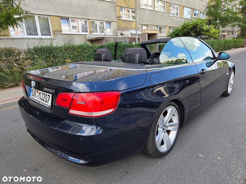 BMW Seria 3 320i Cabrio - 12