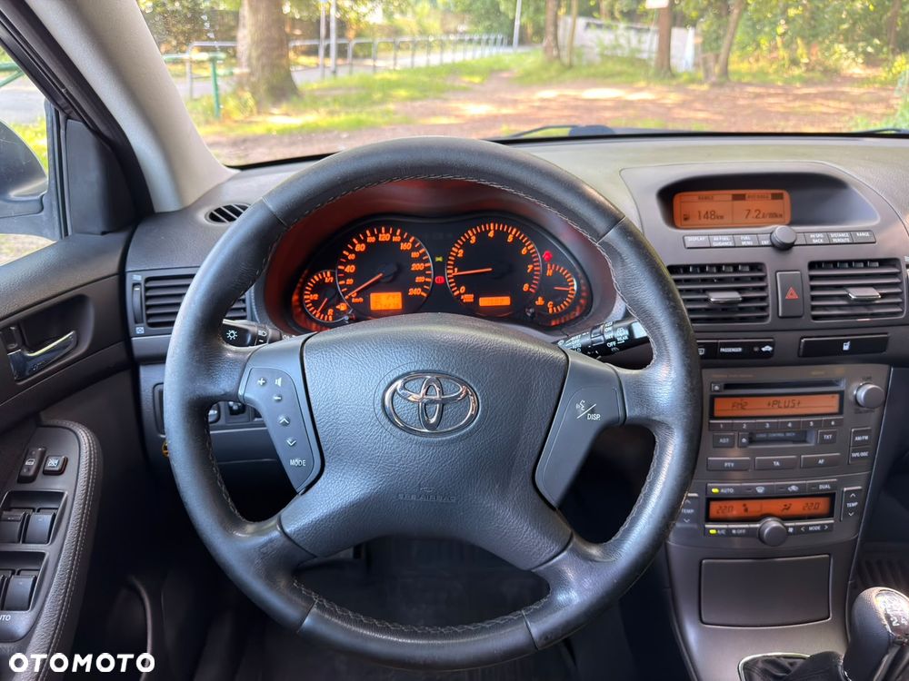 Toyota Avensis - 22