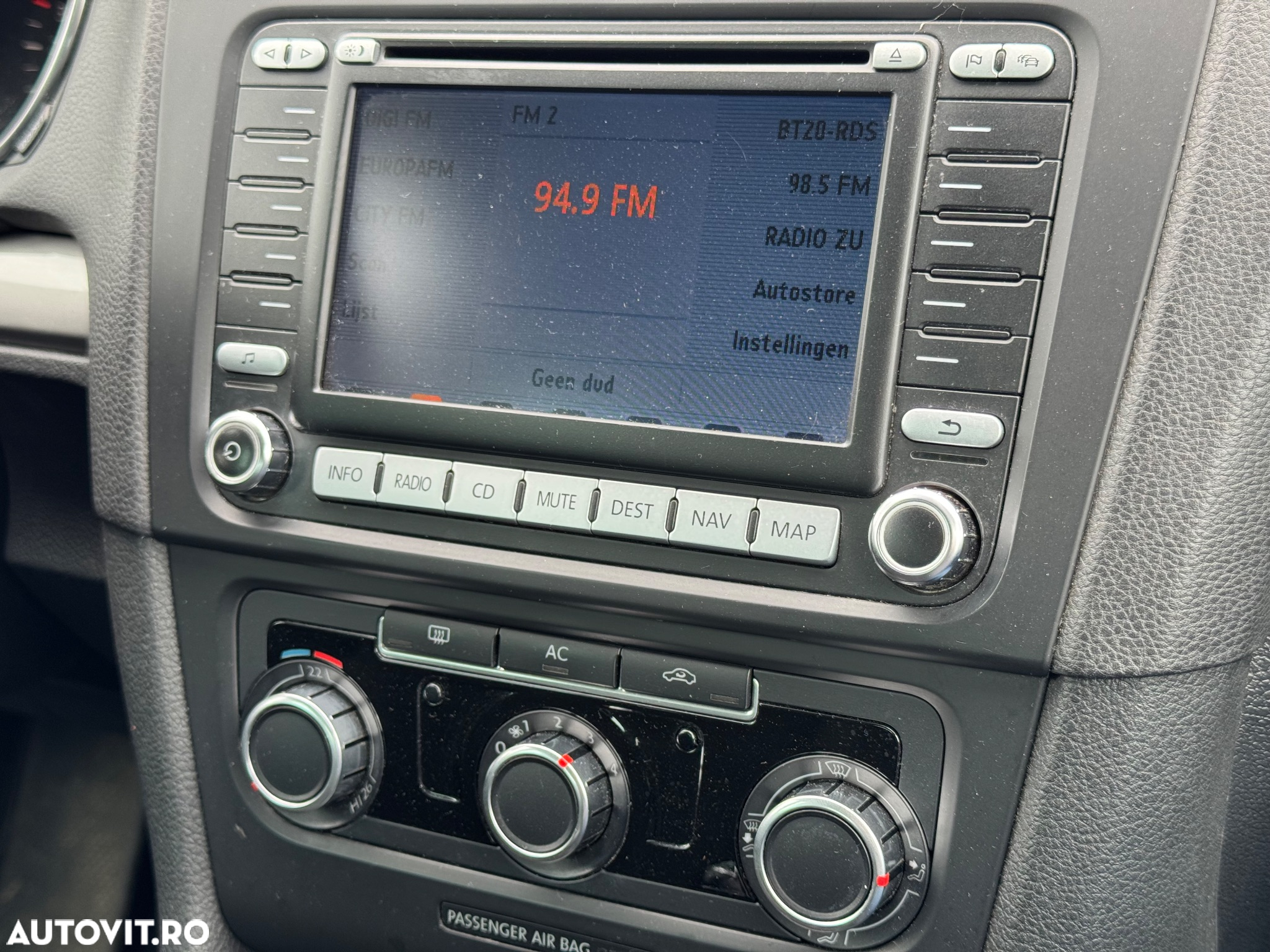 Volkswagen Golf 2.0 TDI Comfortline - 14