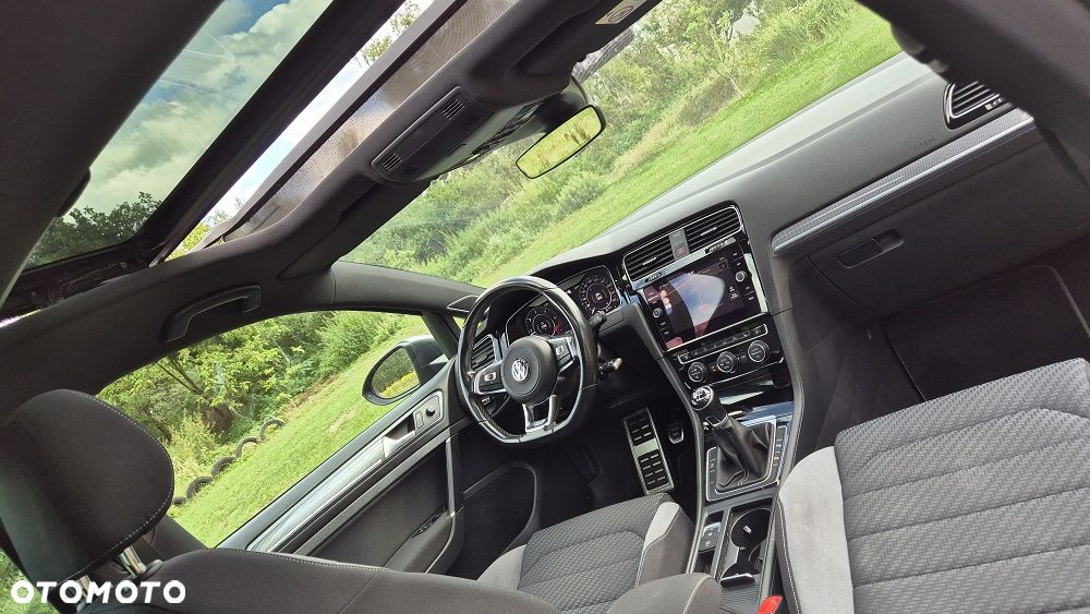 Volkswagen Golf - 6