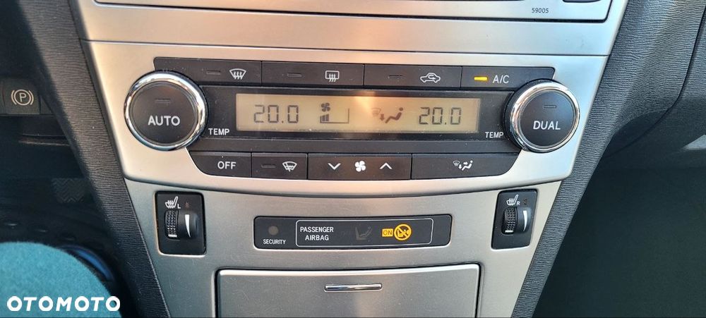 Toyota Avensis 2.2 D-4D Sol Plus NAVI - 14