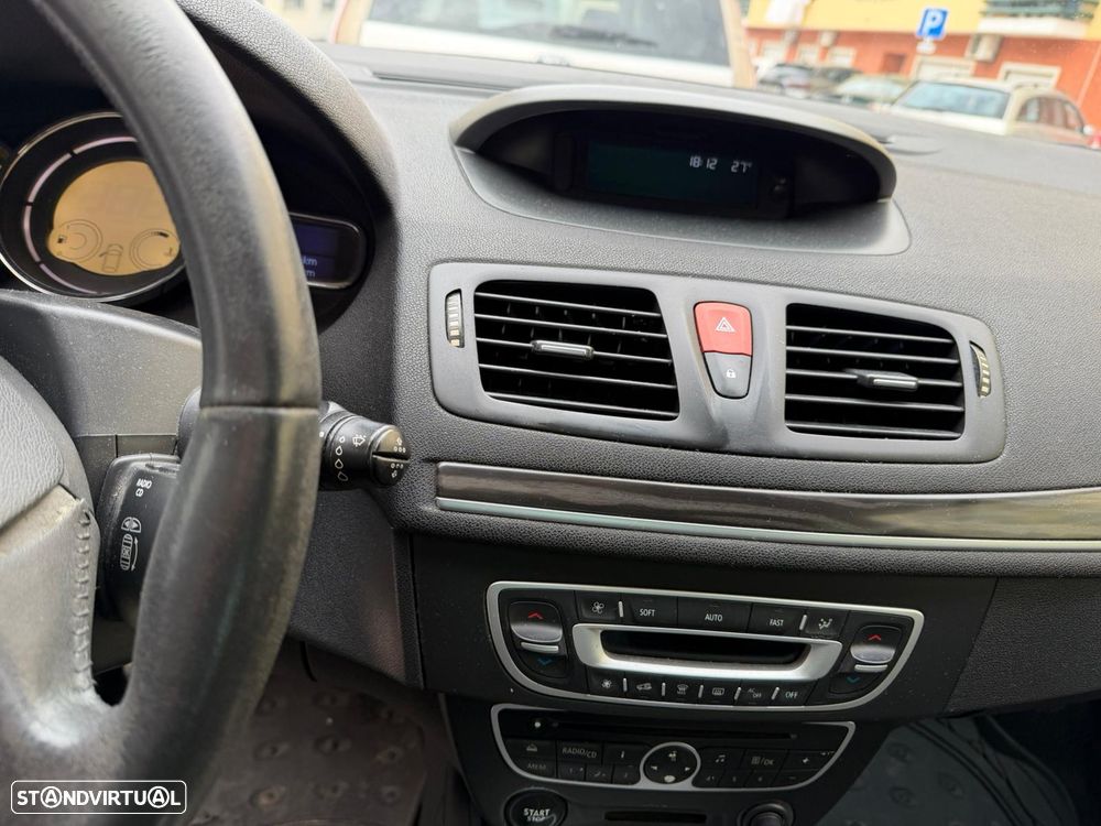 Renault Mégane 1.5 dCi Dynamique S - 8