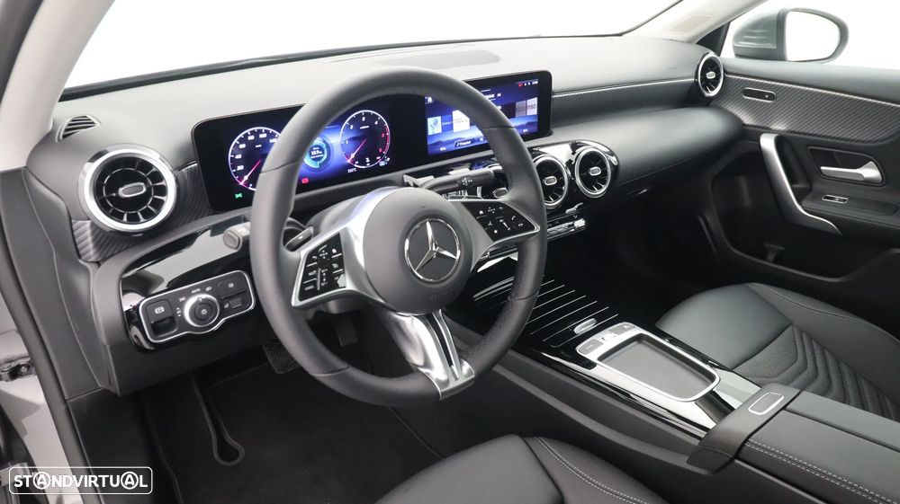 Mercedes-Benz A 180 Limousine d Progressive Aut. - 26