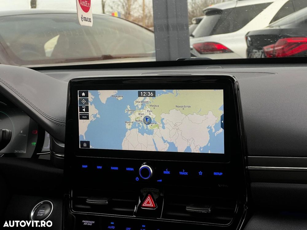 Hyundai IONIQ - 11