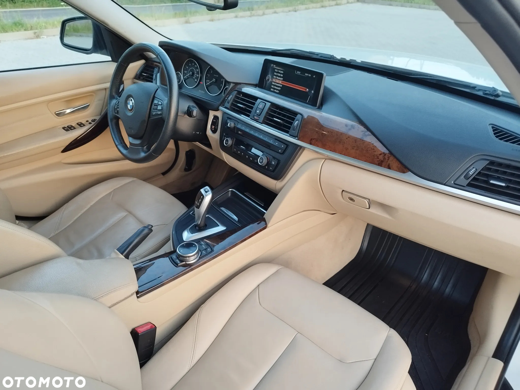 BMW Seria 3 320i xDrive - 12