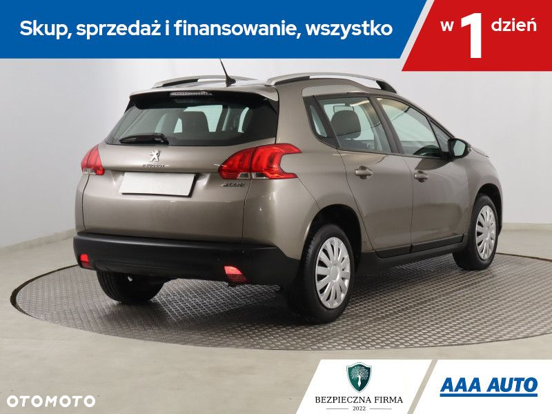 Peugeot 2008 - 6