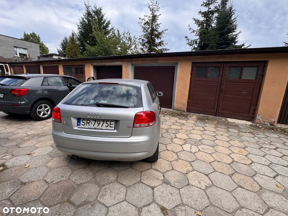 Audi A3 3-drzwiowe 1.6 Ambiente - 2