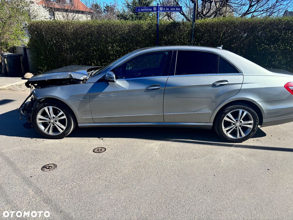 Mercedes-Benz Klasa E 250 CDI DPF BlueEFFICIENCY Automatik Elegance - 2