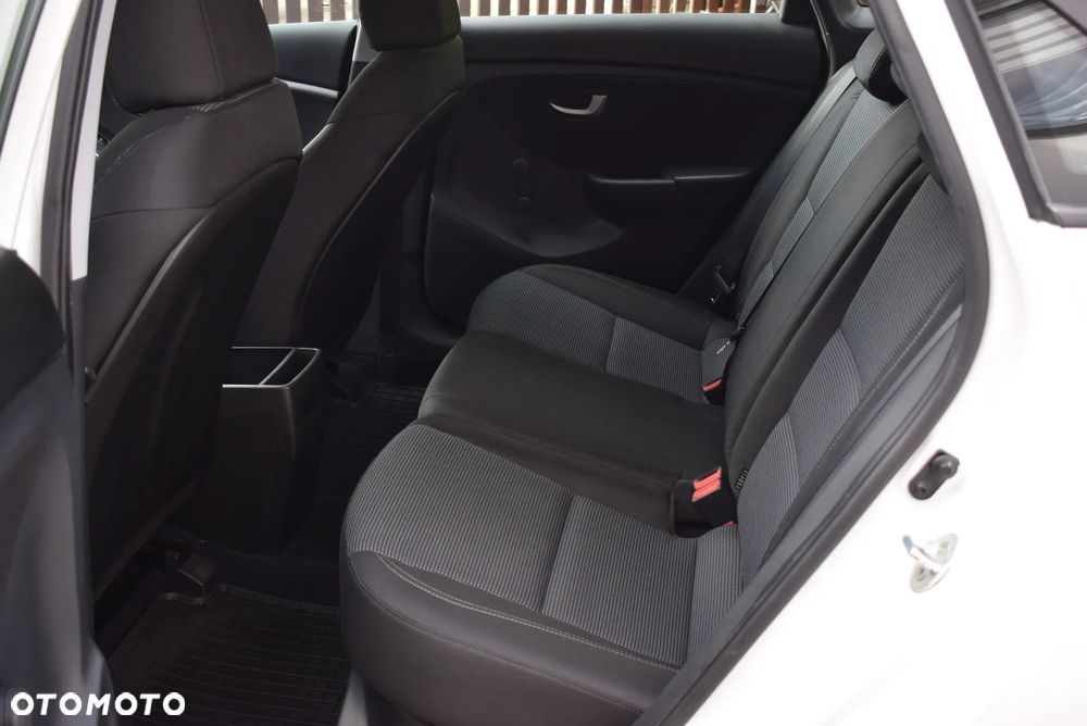 Hyundai i30 1.4 Premium - 12
