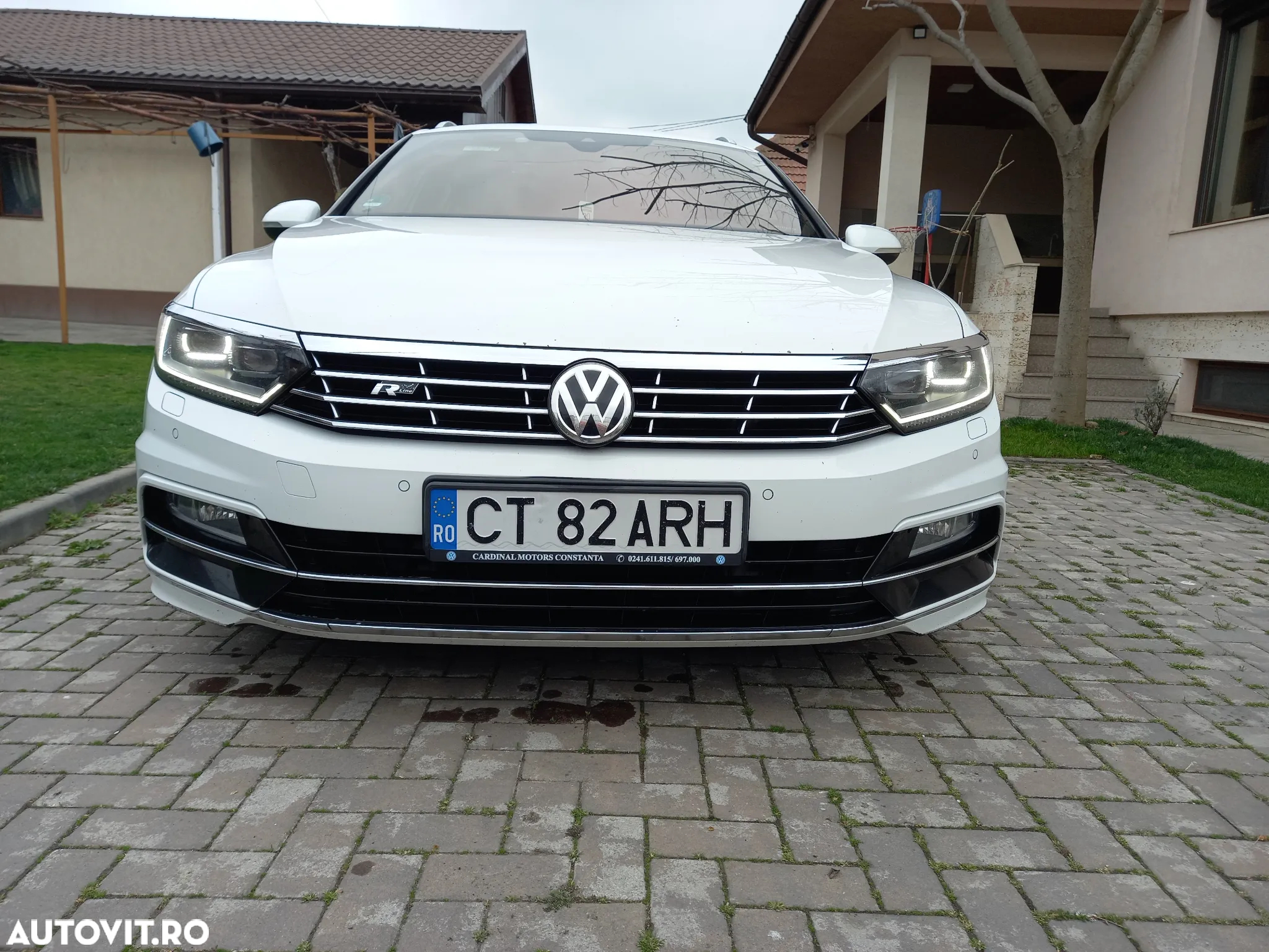 Volkswagen Passat - 2