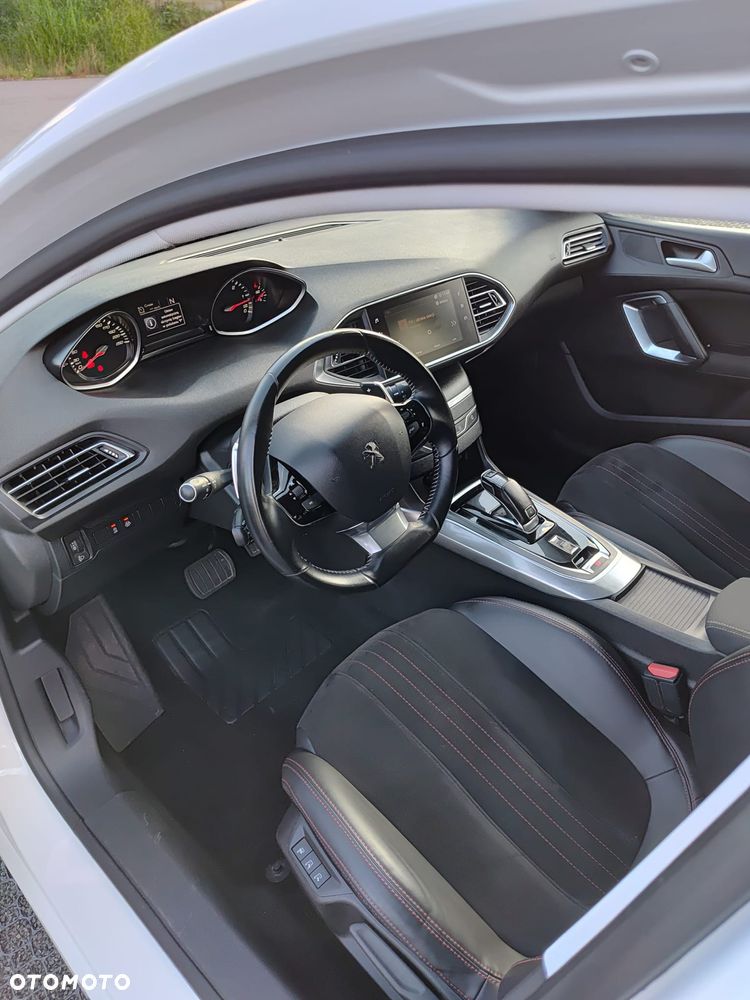 Peugeot 308 1.5 BlueHDi Allure S&S EAT8 - 26