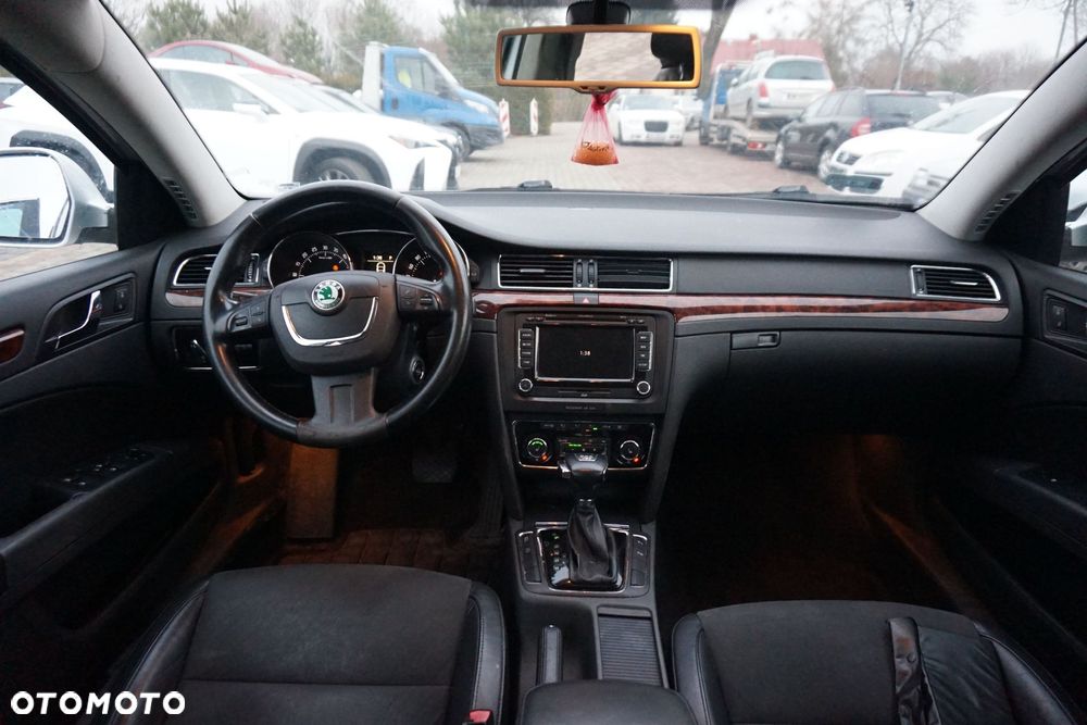 SKODA SUPERB II 3T KOMBI 2013 LA7W 2.0 TDI CFFB 140KM MTZ SREBRNY na części - 10