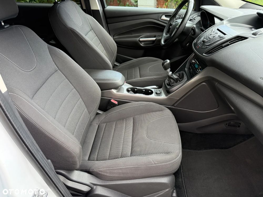 Ford Kuga - 21