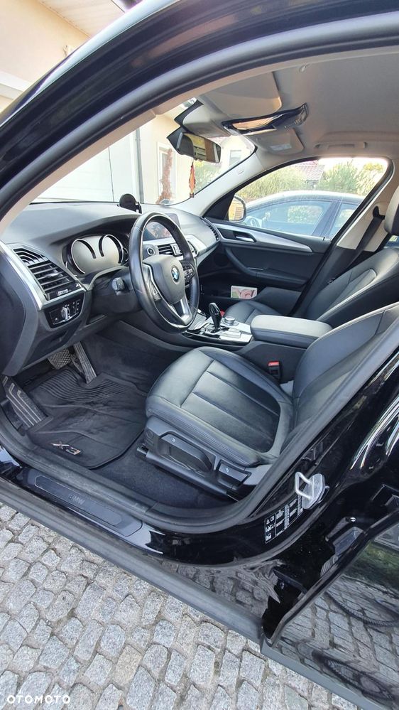BMW X3 xDrive20d Advantage - 27