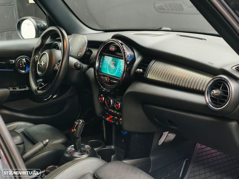 MINI 5 Portas Cooper SD Auto Desportiva - 44