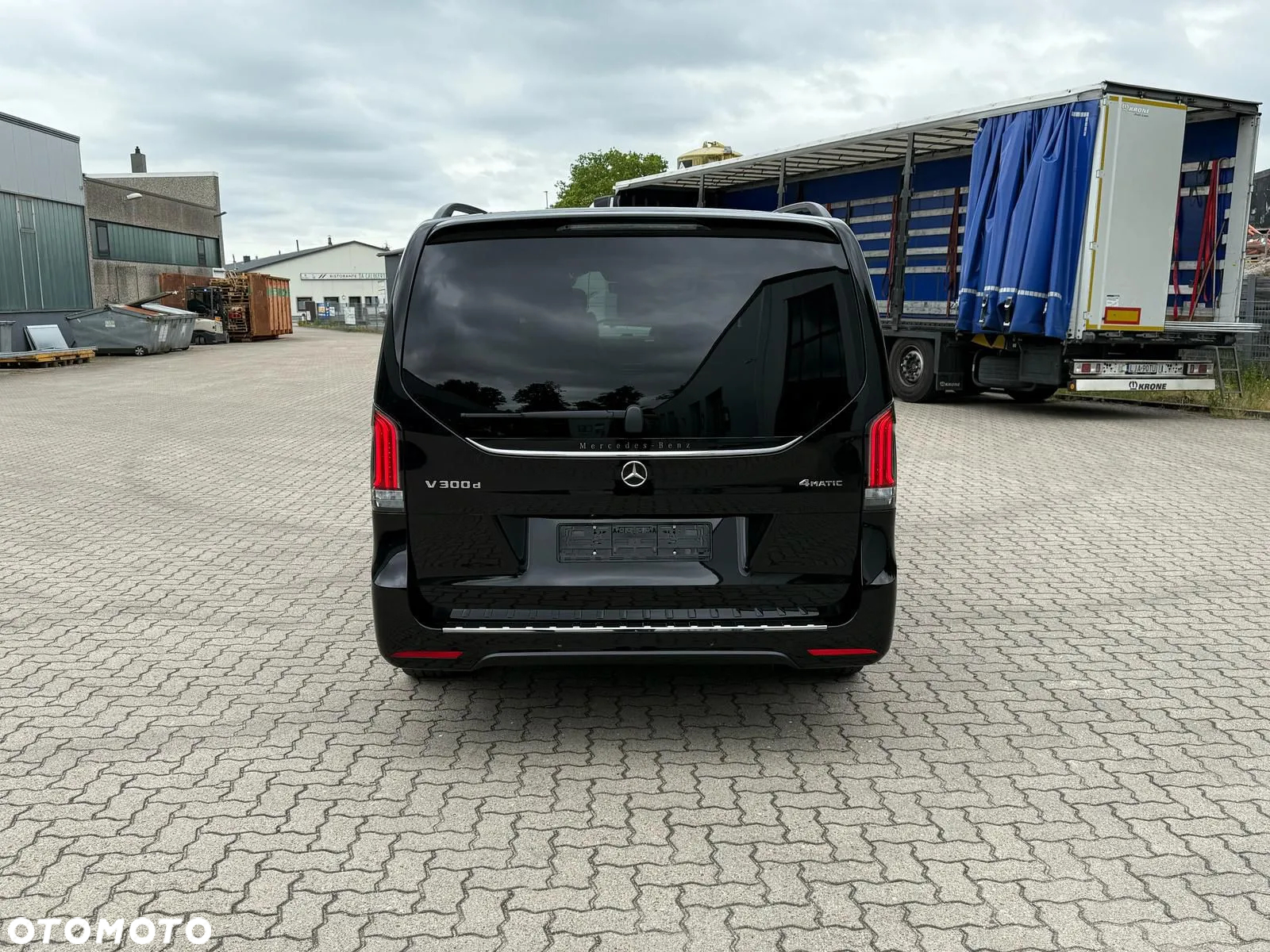 Mercedes-Benz Klasa V 300 d extralang 4Matic 9G-TRONIC Edition 2023 - 6