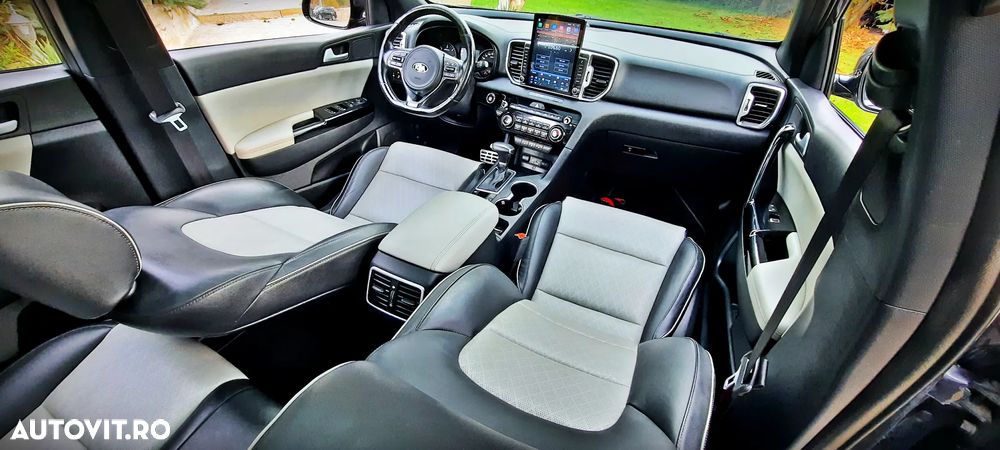 Kia Sportage 2.0 CRDI 4WD Automatik Dream-Team Edition - 17