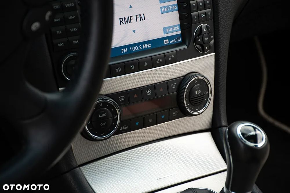Mercedes-Benz CLK Coupe 350 7G-TRONIC Avantgarde - 34